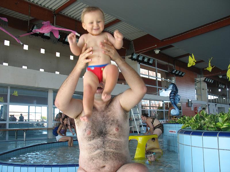 IMG_7208.JPG - Complice avec papa ...
