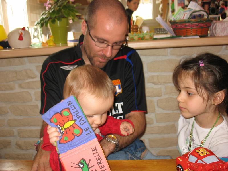 IMG_3562.JPG - Cool Noah m'a donn� son petit livre de quand il �tait b�b� ...