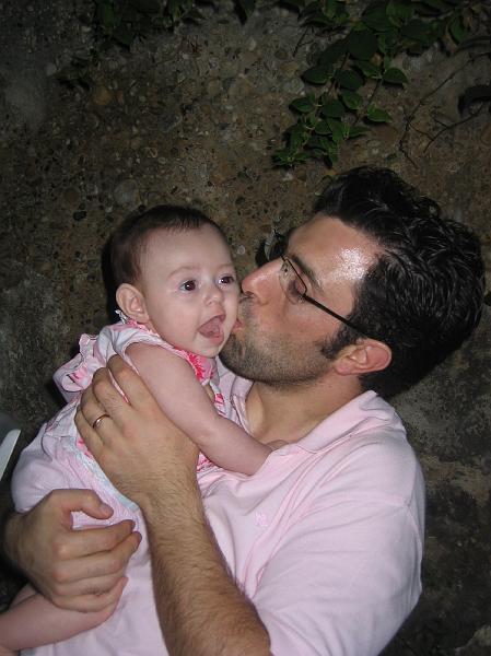 IMG_5176.jpg - Un bisou du papa de Juliette...